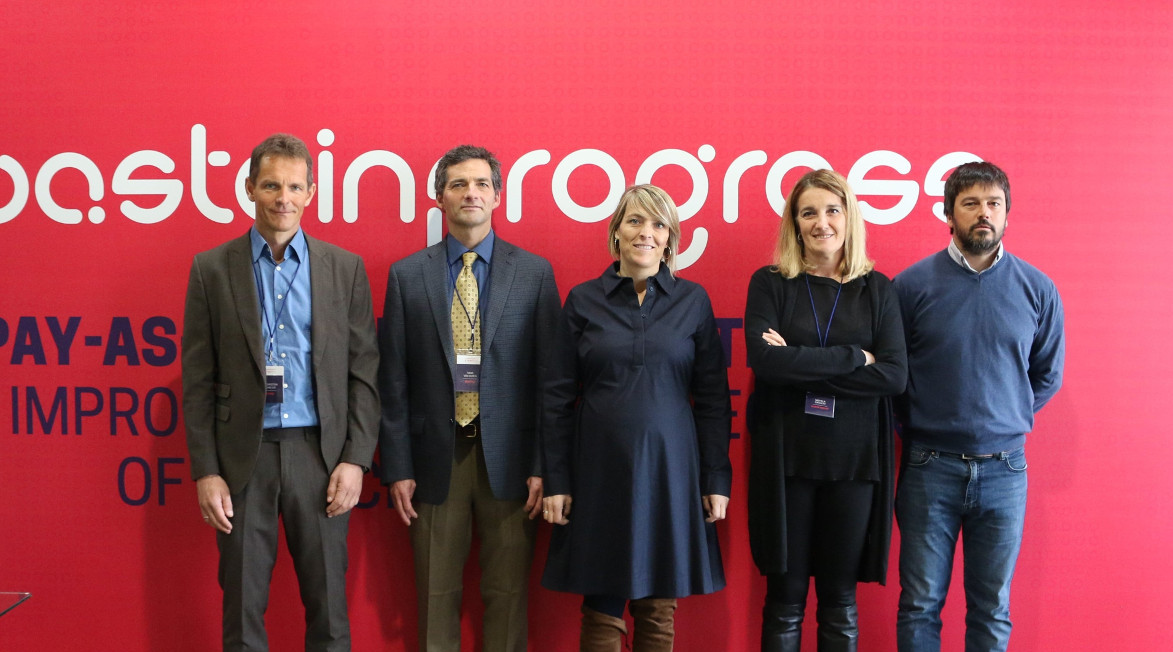 Foto de família de l'acte d'inauguració del #WasteInProgress de Girona. Gemma Tubert (ACN)