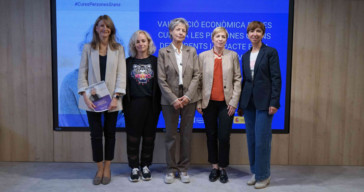 La presentació de l'estudi ha comptat amb les intervencions de Carme Poveda, Sílvia Bach, Anna Mercadé, Àngels Cobo i Laura Peracaula.. Suara Cooperativa