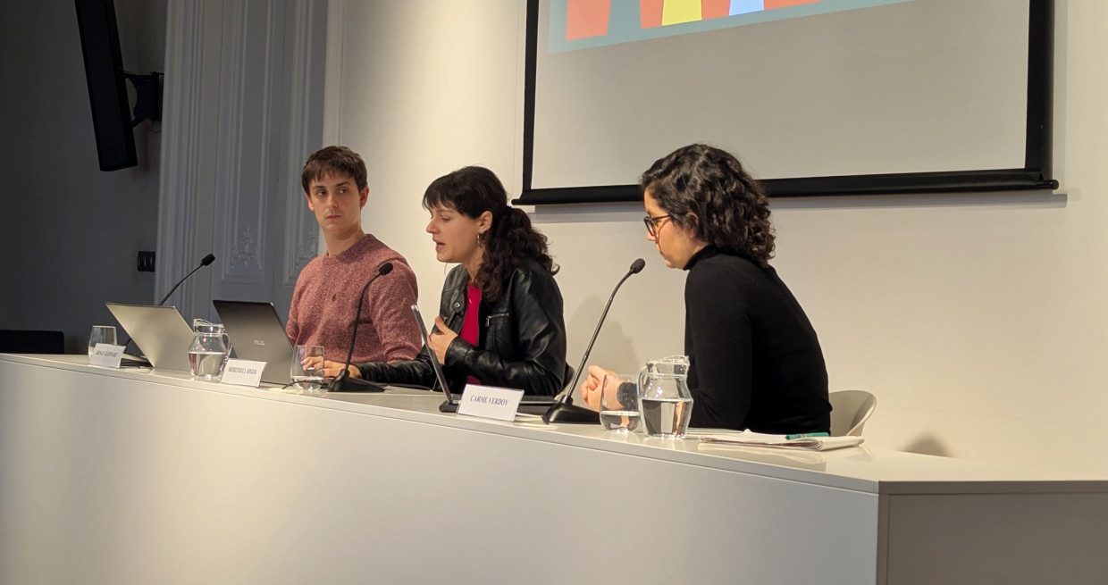 Presentació de l'estudi amb Meritxell Rigol, coordinadora de l'Observatori de les Violències Masclistes, Carme Verdoy, editora de Mèdia.cat, i Arnau Lleonart, vicepresident del Grup Barnils.. Grup de Periodistes Ramon Barnils